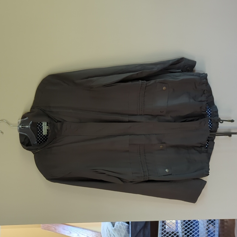 41 Hawthorne light weight green jacket.